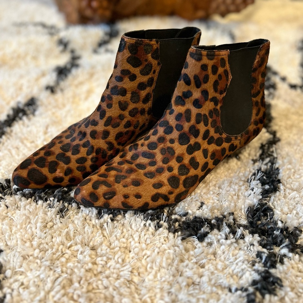 Joie Barleena Leopard Print Chelsea Calf Hair Leather Ankle Boots Booties - Picture 3 of 10